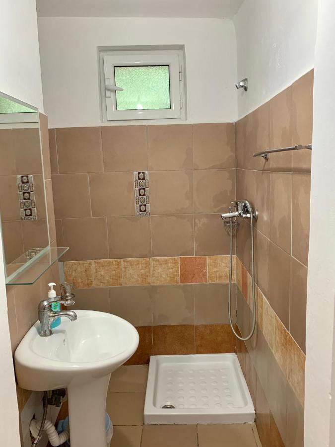 Vaso Apts Saranda