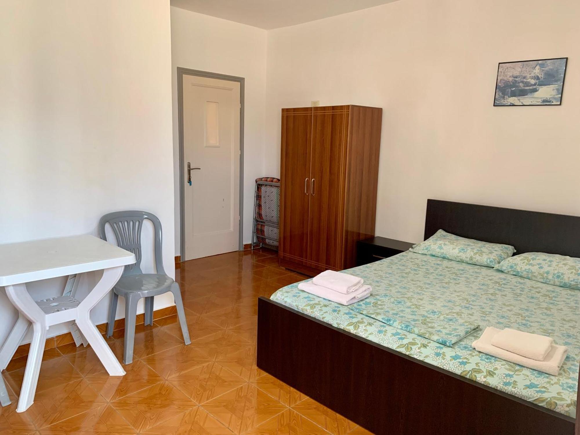 Vaso Apts *