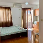 Vaso Apts